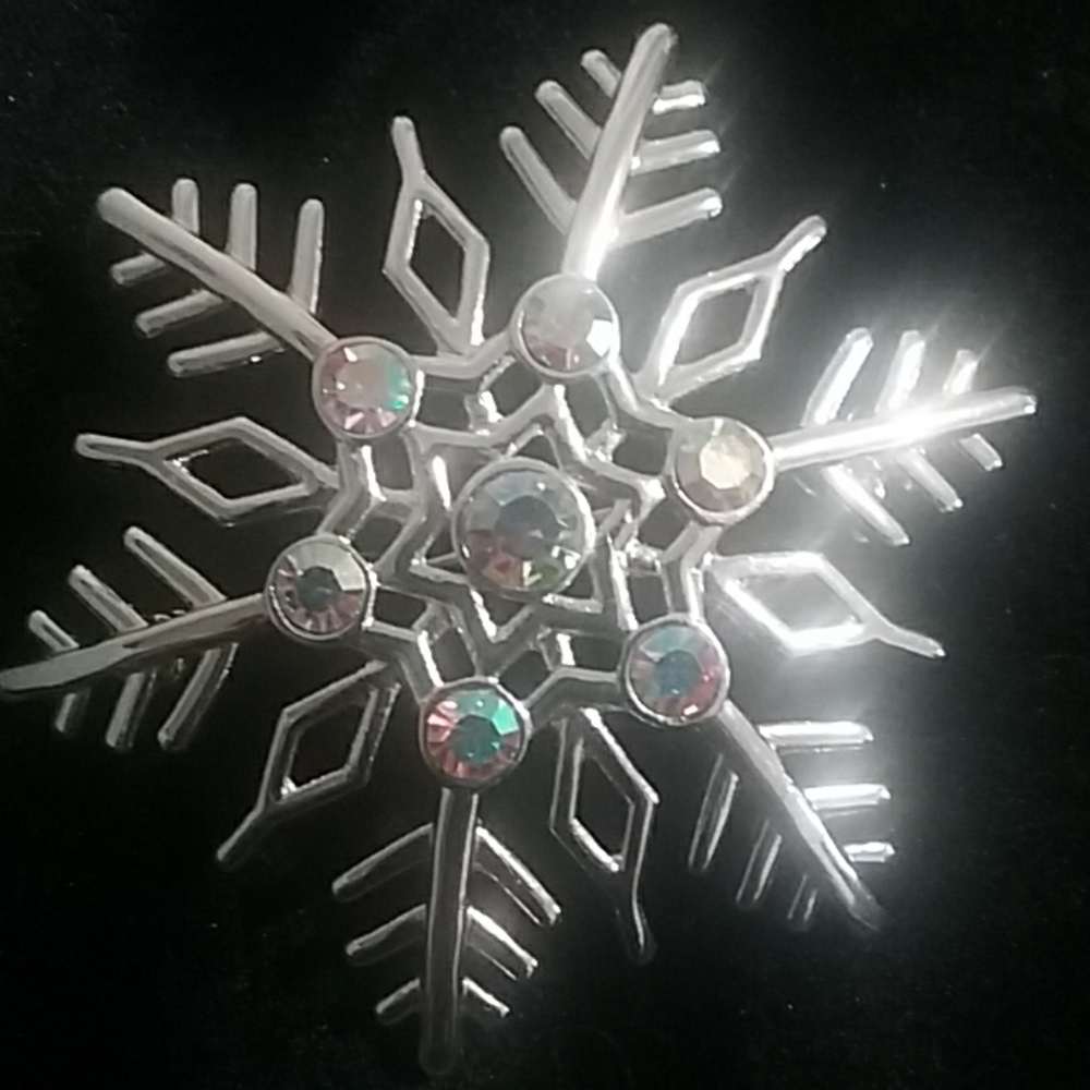 🌻Snowflake brooch